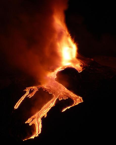 Eye of Sauron above the Etna eruption in Jan 2011