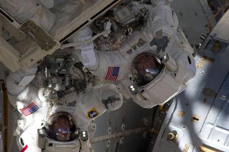 Endeavour STS-134 Spacewalkers waving