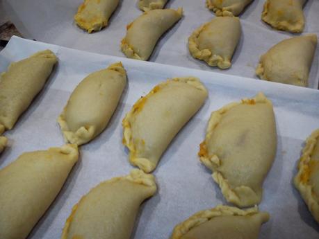 Empanadillas de calabaza (Pastissets de carabassa) - Spanish sweet pumpkin  pies -