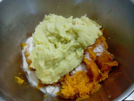 Empanadillas de calabaza (Pastissets de carabassa) - Spanish sweet pumpkin  pies -