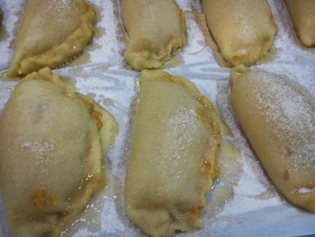 Empanadillas de calabaza (Pastissets de carabassa) - Spanish sweet pumpkin  pies -