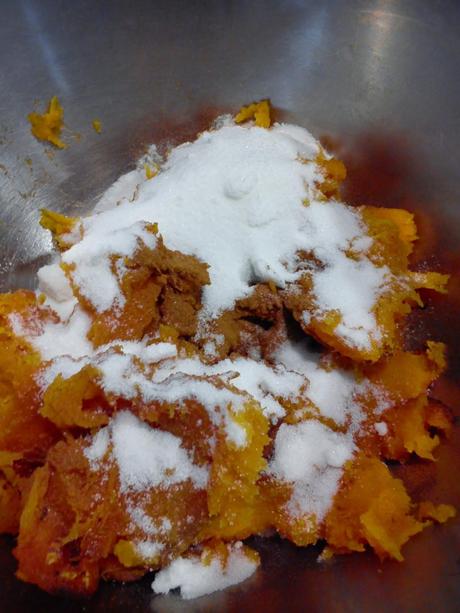 Empanadillas de calabaza (Pastissets de carabassa) - Spanish sweet pumpkin  pies -