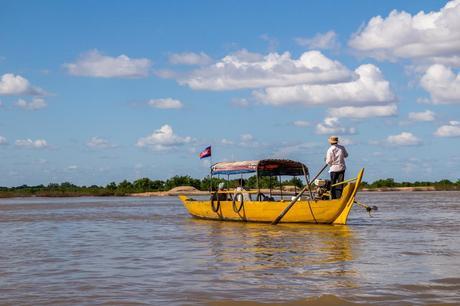 Barcas buscadelfines en el Mekong, Kratie
