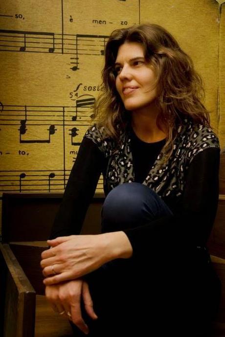 Carina Sedevich (18): Como segando un cariño oscuro ( y g):