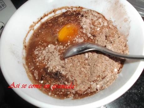 Bizcocho de chocolate a la taza