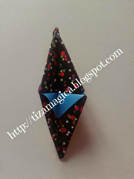 Cómo hacer un adorno navideño para colgar (papiroflexia)