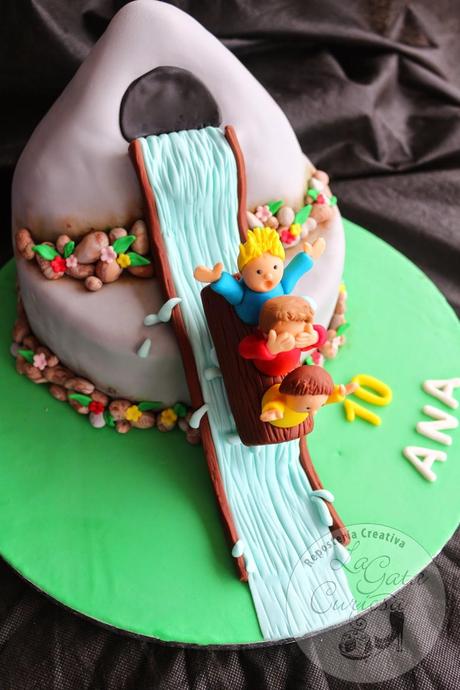 TARTA FONDANT TOBOGAN  DE AGUA PARA ANA