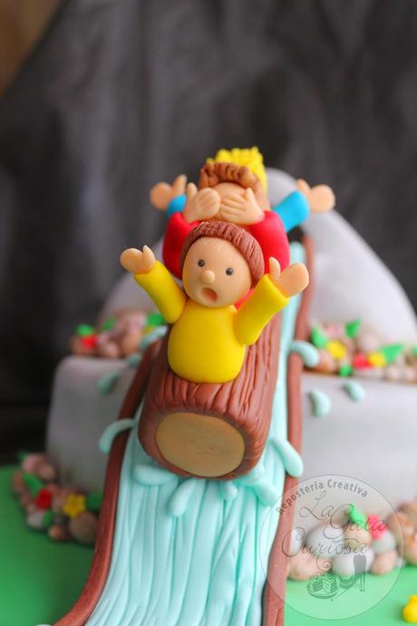 TARTA FONDANT TOBOGAN  DE AGUA PARA ANA