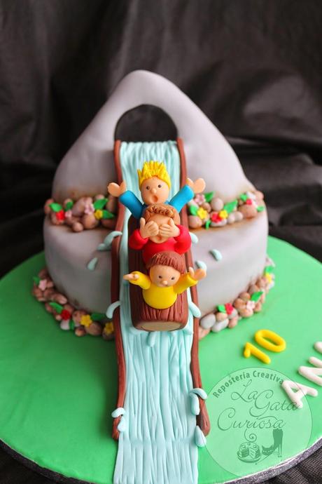 TARTA FONDANT TOBOGAN  DE AGUA PARA ANA