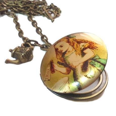 Collar largo locket Drink me, Alice in Wonderland