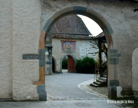 Entrada al monasterio de San Jorge en Stein am Rhein, Suiza