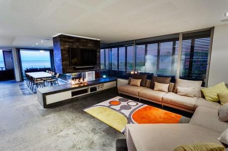 Diseno Australiano en un Vivienda sobre la Playa