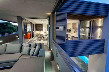 Diseno Australiano en un Vivienda sobre la Playa