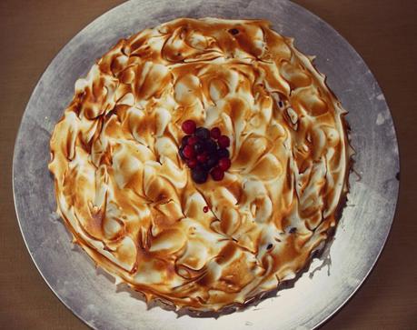 TARTA TRES LECHES CON FRUTOS ROJOS