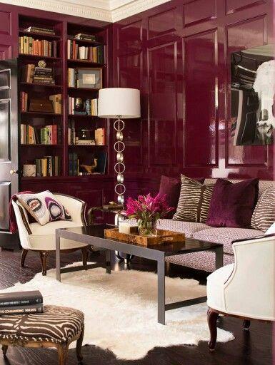 Marsala, el color del año 2015 Lacquered marsala walls are a very bold yet sophisticated way to incorporate the color into your home.