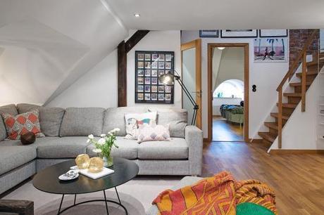 vigas en el techo ventanas tragaluces Paredes de ladrillo visto estilo nórdico escandinavo dúplex nórdico distribución decoración que mezcla decoración moderna nordica cocinas modernas cocinas blancas acero inoxidable blog estilo nórdico 