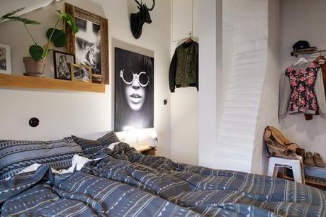 vigas en el techo ventanas tragaluces Paredes de ladrillo visto estilo nórdico escandinavo dúplex nórdico distribución decoración que mezcla decoración moderna nordica cocinas modernas cocinas blancas acero inoxidable blog estilo nórdico 