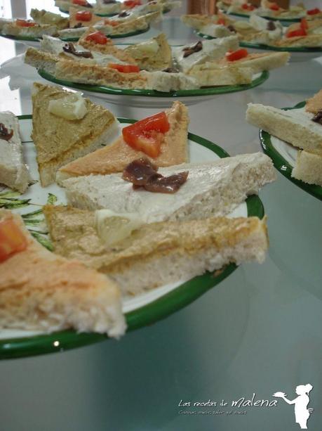 canapés de anchoa, bonito y marisco