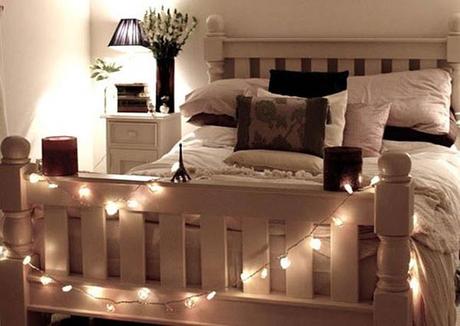 6 ideas para decorar con luces de navidad tu dormitorio