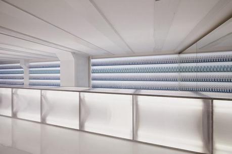 Un espacio y diseño blanco en pleno barrio rojo de Amsterdam