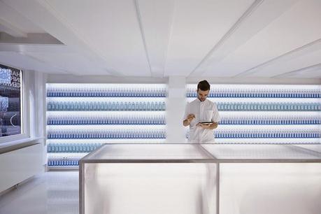 Un espacio y diseño blanco en pleno barrio rojo de Amsterdam