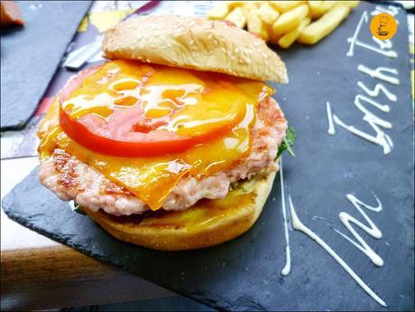 Hamburguesa chicken honey mustard en The Irish Temple Moratalaz Madrid