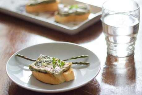 Wild asparagus omelette | Tortilla de espárragos silvestres