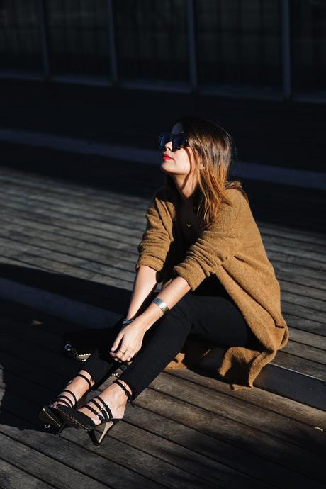 MAXI CARDIGAN Maxi_Cardigan-Lace_Leather_Top-Bucklets_Shoes-Skinny_Jeans-Outfit-Street_Style-1
