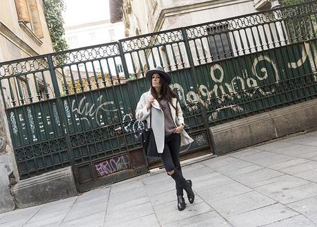 street style barbara crespo ripped jeans the corner coat fashion blogger outfit blog de moda street style barbara crespo ripped jeans the corner coat fashion blogger outfit blog de moda