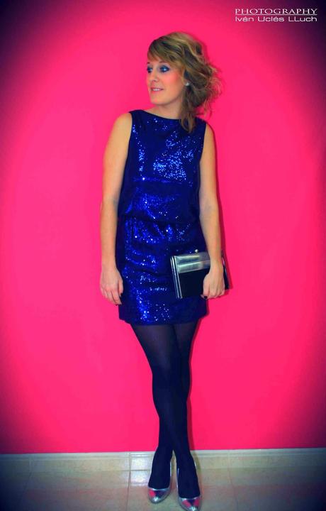 Party dress: paillettes blue/silver