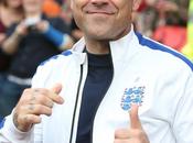 Robbie Williams deja música para mecánico