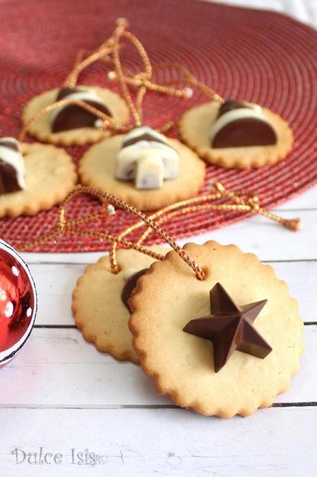 Galletas Navideñas con Figuras de Chocolate