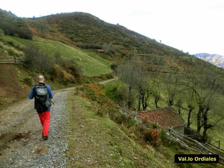 Por las brañas quirosanas de Toriezo, Faedo y Fresnéo