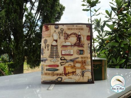 Entre hilos, telas y máquinas de coser.