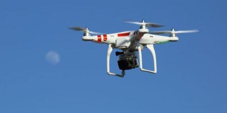La Cámara GoPro y su Punto de Vista El mundo reemplazó los Ovnis por los drones. Hoy están en casi cualquier parte. Hace unas semanas, empresas ligadas al rubro fueron autorizadas para trabajar en películas.