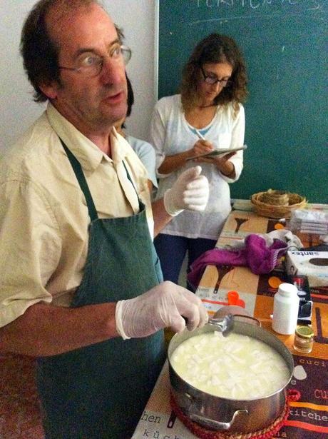 Taller de elaboración de queso de cabra Taller de elaboración de queso de cabra