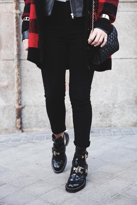 PLAYING WITH LAYERS Checked_Cardigan-Black_And_Red-Balenciaga_Boots-Outfit-Rebecca_Minkoff-Quilted_Bag-Street_style-30