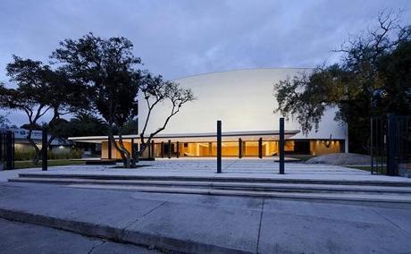 TEATRO DE LA UNIVERSIDAD DE CUENCA TECNNE