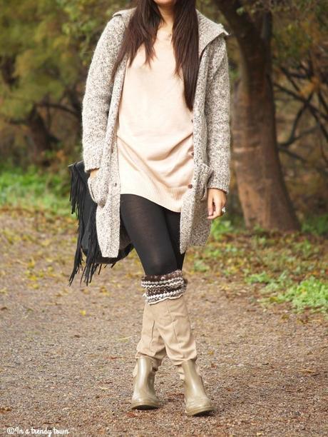 OUTFIT PRINT RAIN BOOTS