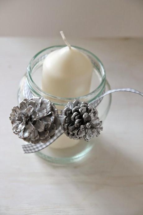 Finde frugal: portavelas navideños son tarros reciclados