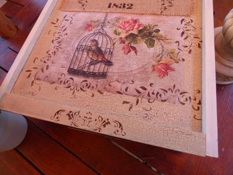 Caja de vino craquelada y con stencils