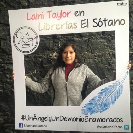 [DAILY VLOG] Laini Taylor en México DF + saludos.