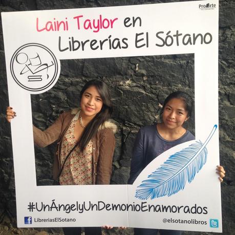 [DAILY VLOG] Laini Taylor en México DF + saludos.