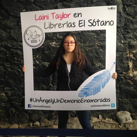 [DAILY VLOG] Laini Taylor en México DF + saludos.