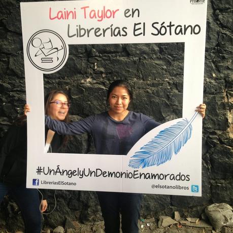 [DAILY VLOG] Laini Taylor en México DF + saludos.