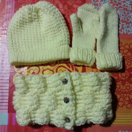 Conjunto de lana tejido en telar por Ana en color crudo