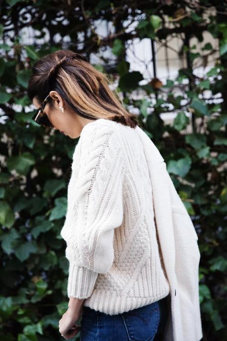 White_Coat-Knitted_Jumper-Maje-Ripped_Jeans-Outfit-Street_Style-51