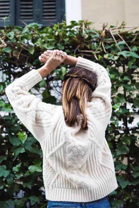 White_Coat-Knitted_Jumper-Maje-Ripped_Jeans-Outfit-Street_Style-33