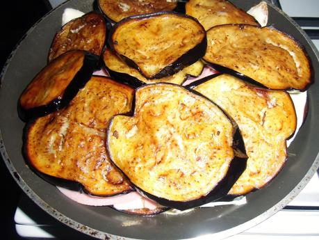 Tortilla de berenjenas con jamón y queso