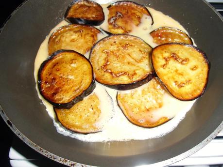 Tortilla de berenjenas con jamón y queso